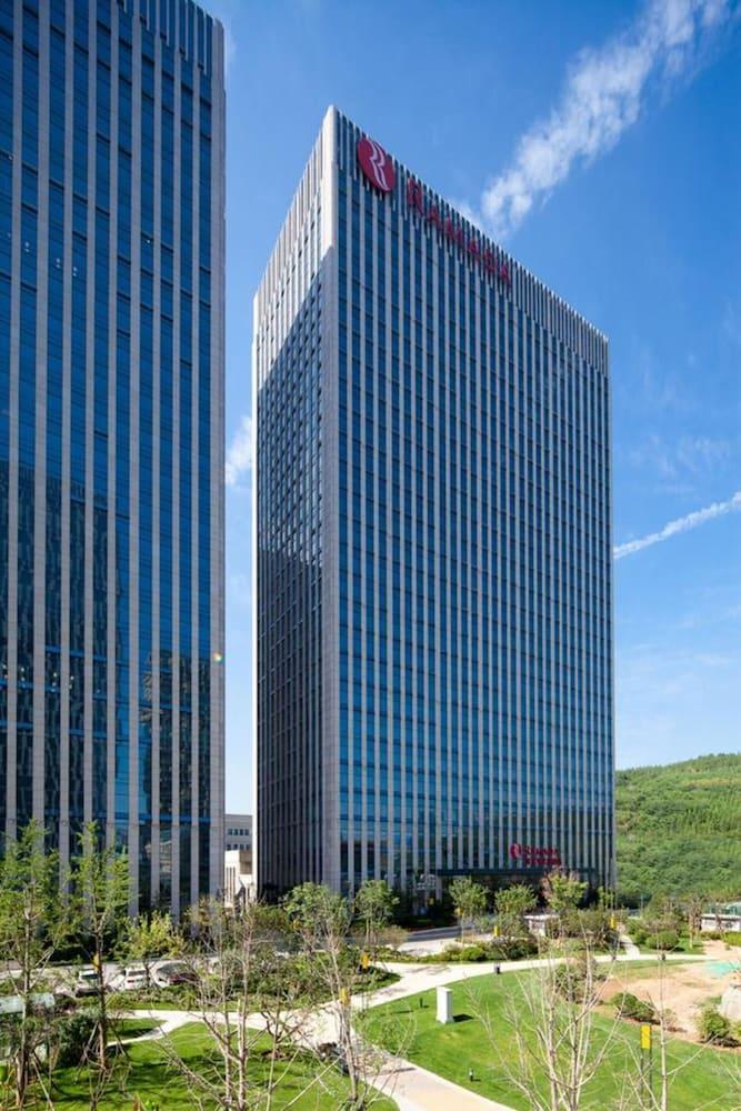 Ramada Jinan Hotell Exteriör bild