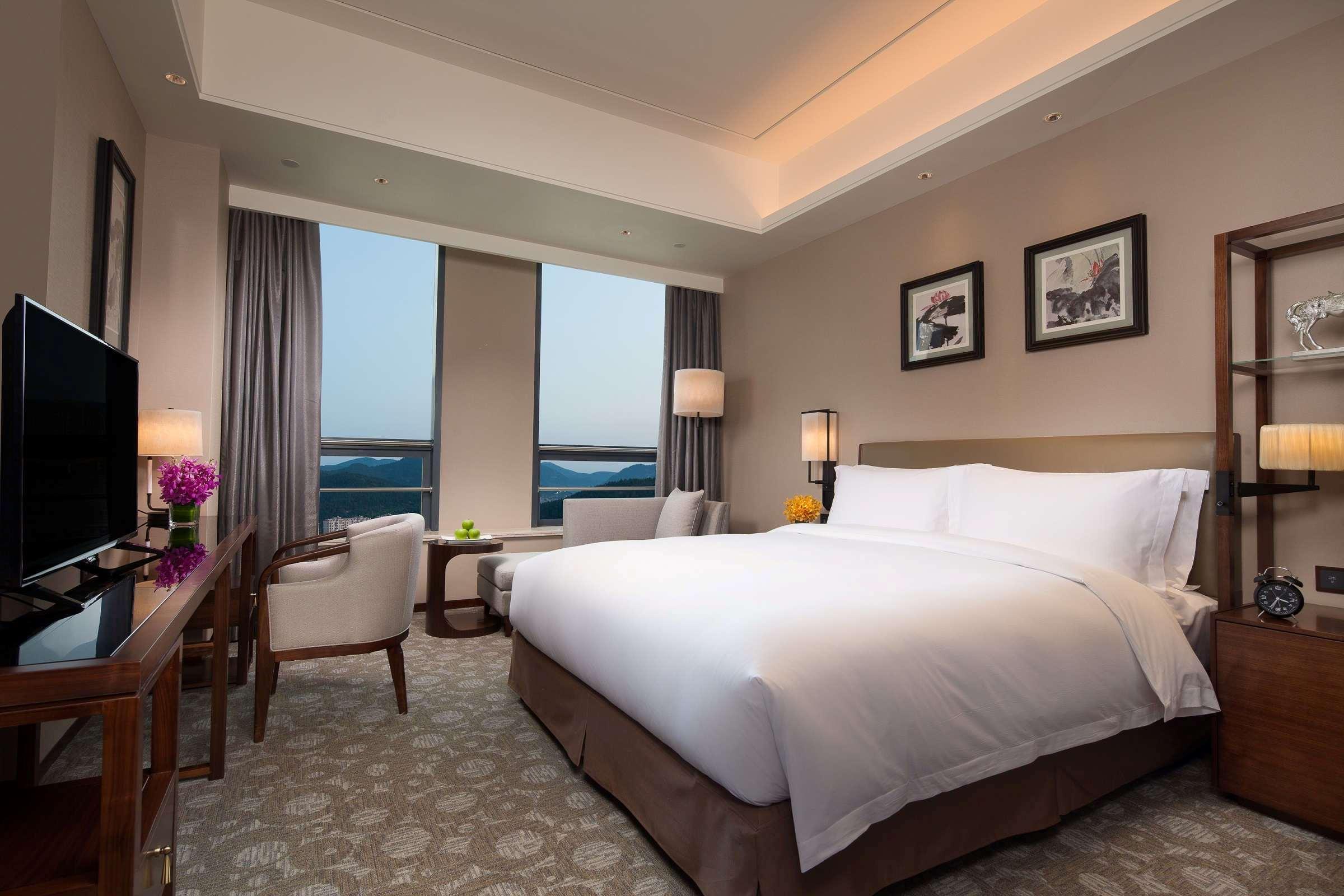Ramada Jinan Hotell Exteriör bild