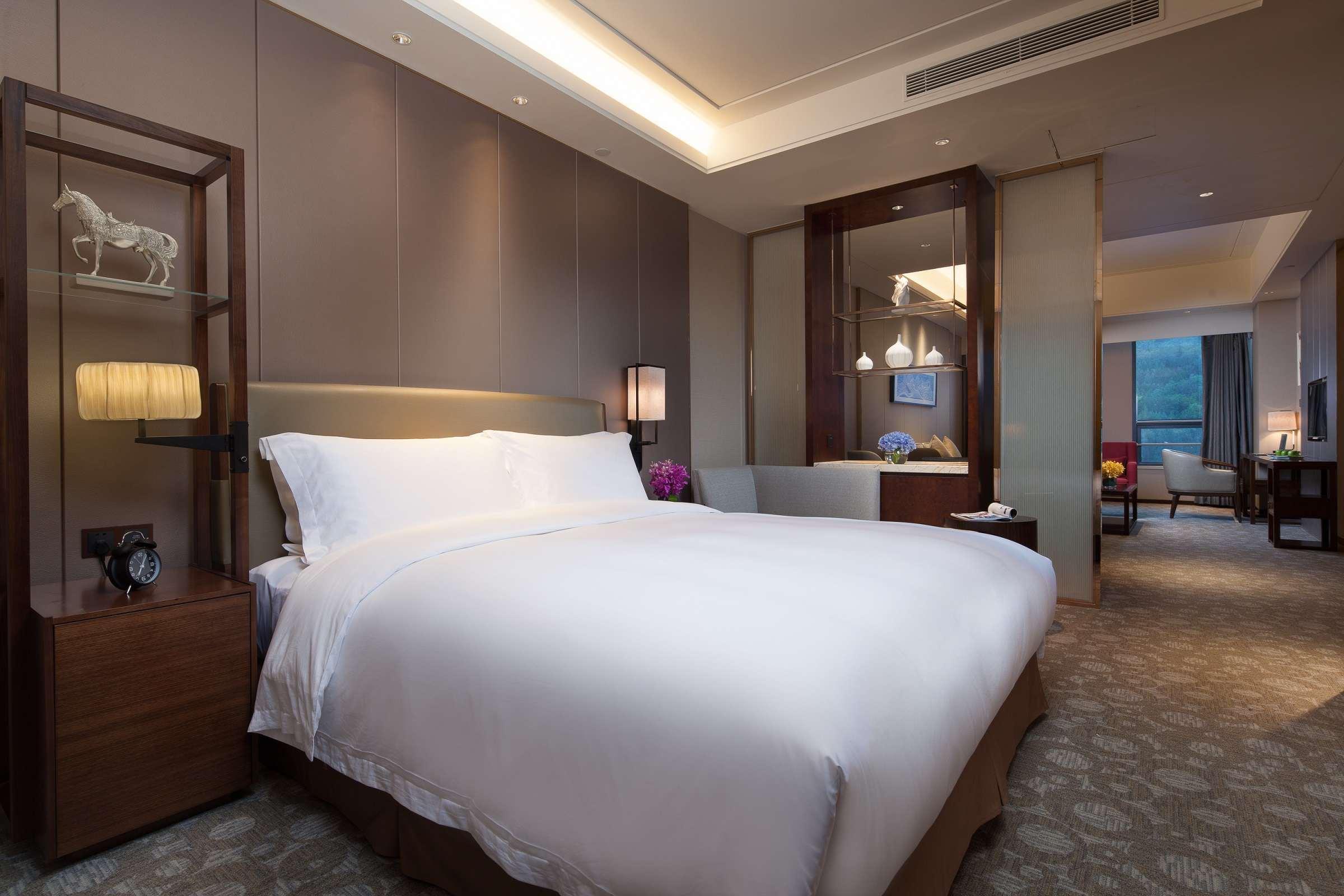 Ramada Jinan Hotell Exteriör bild