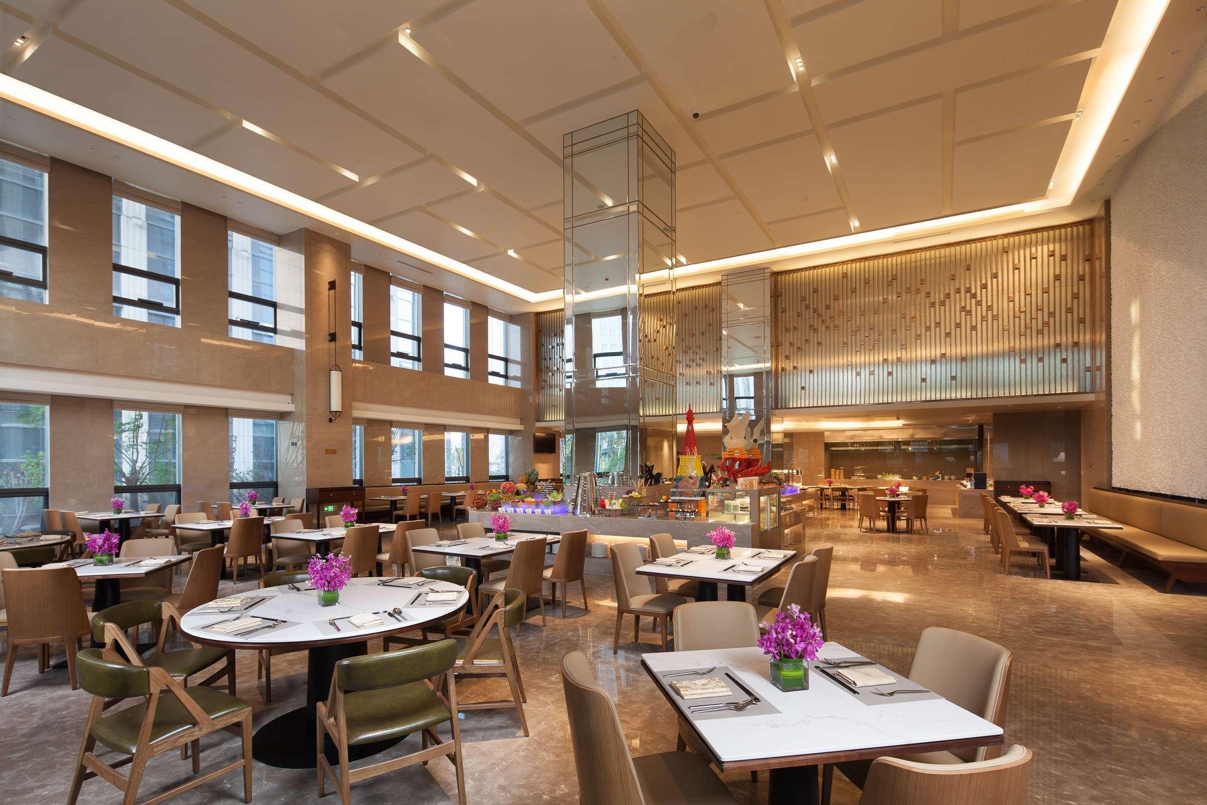 Ramada Jinan Hotell Exteriör bild