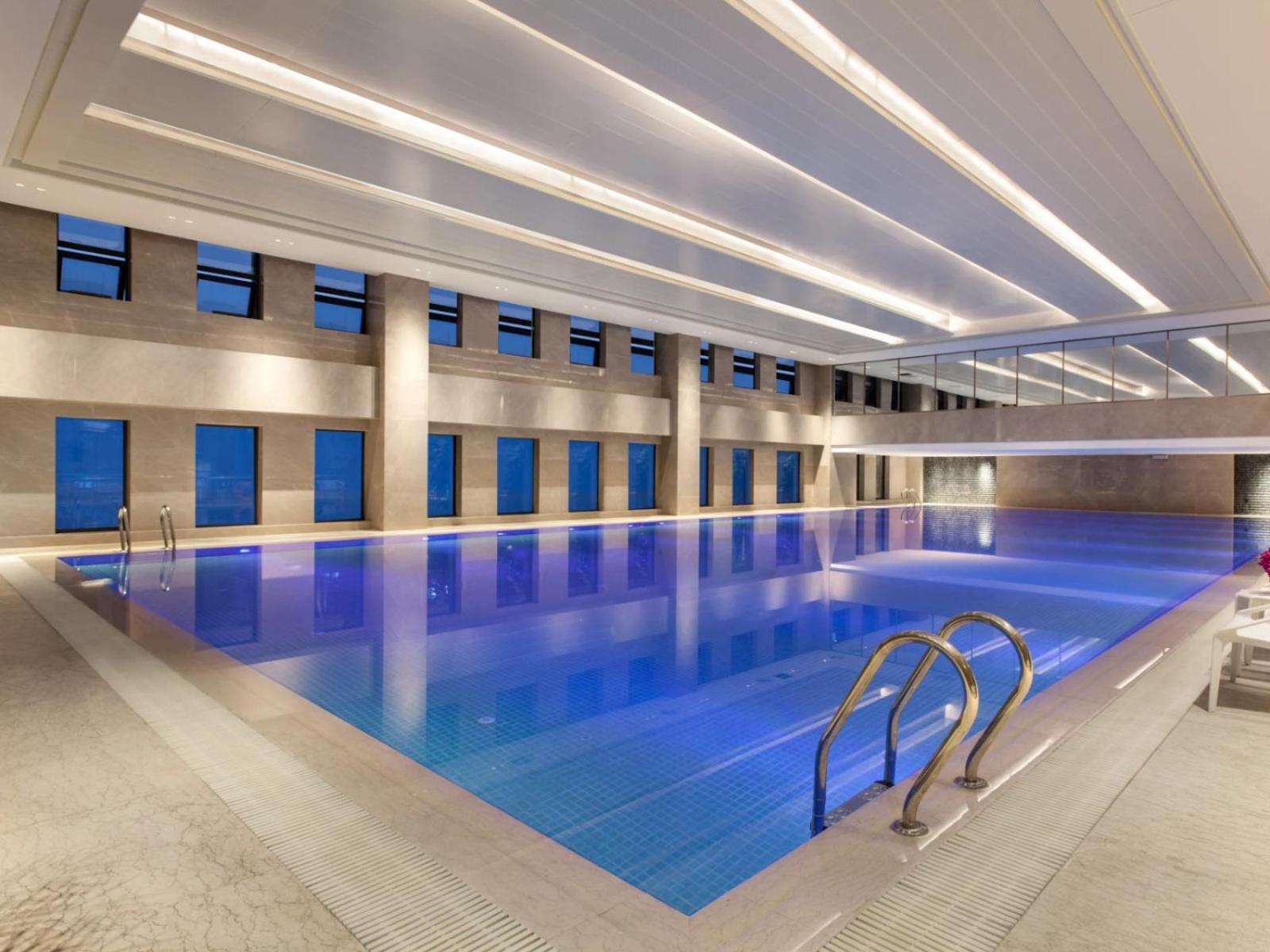 Ramada Jinan Hotell Exteriör bild