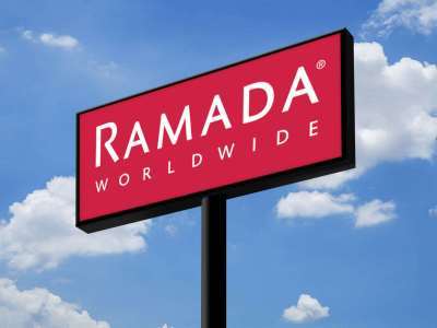 Ramada Jinan Hotell Exteriör bild