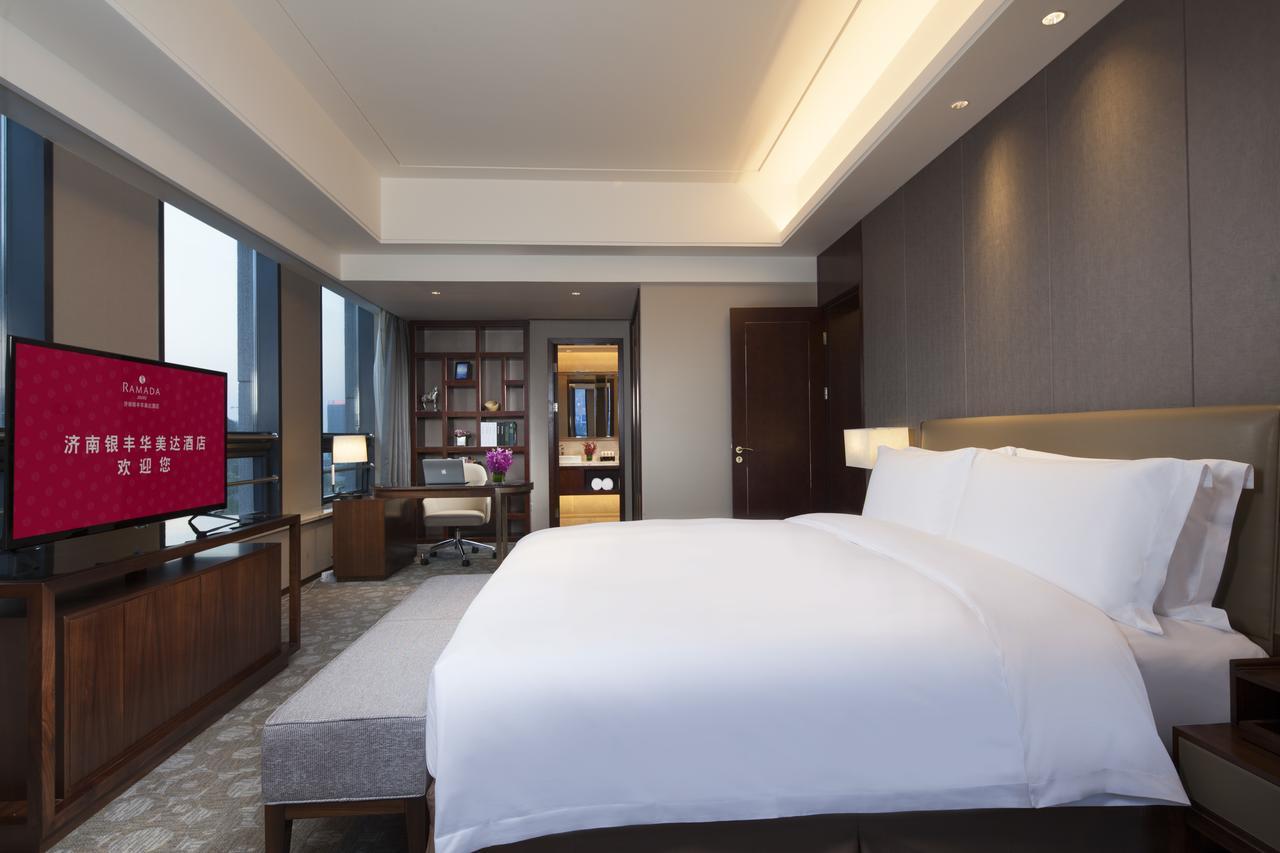 Ramada Jinan Hotell Exteriör bild